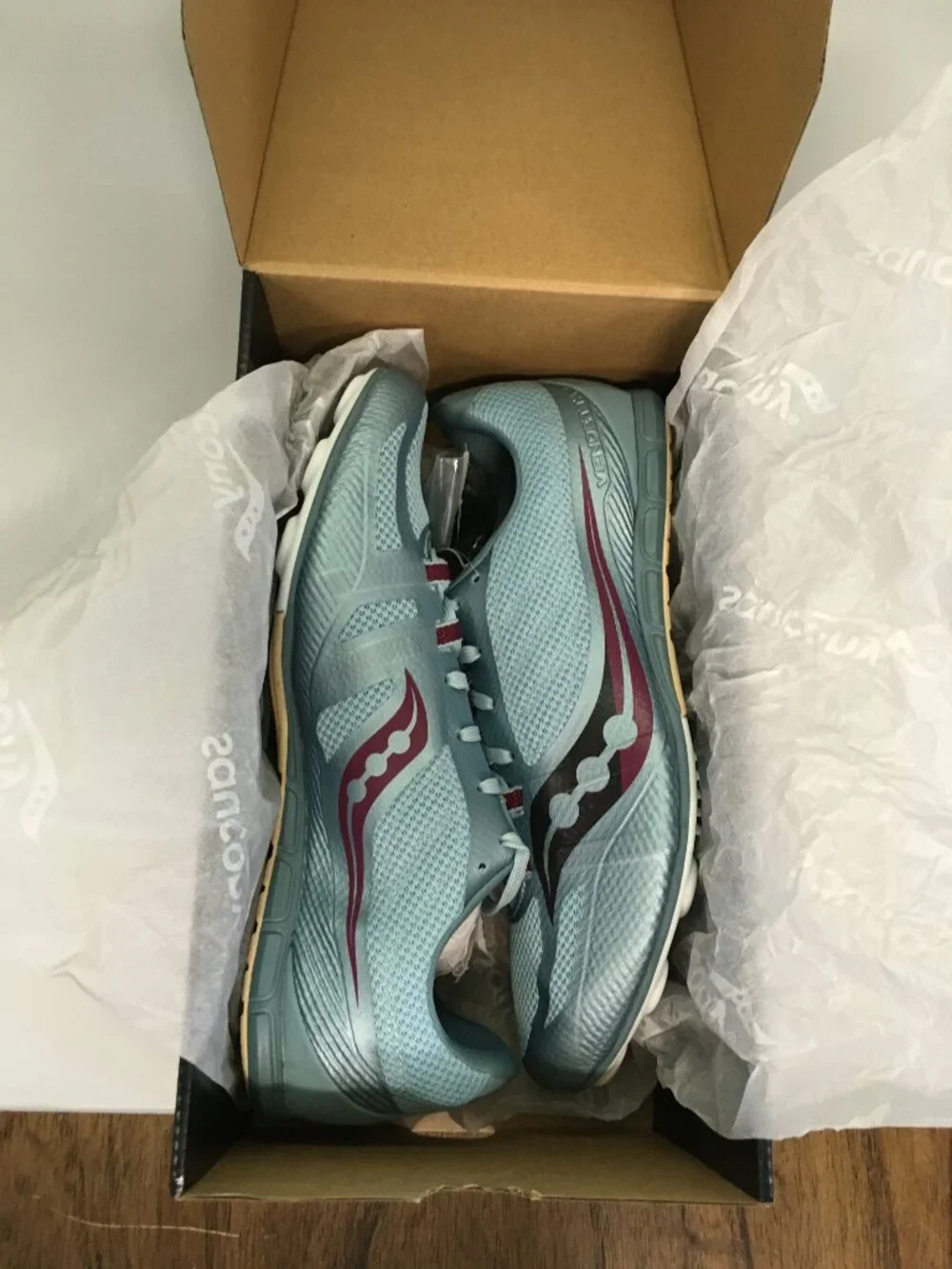NWT Saucony Vendetta 3 Track Running Shoes Womens 11 Blue Cleats